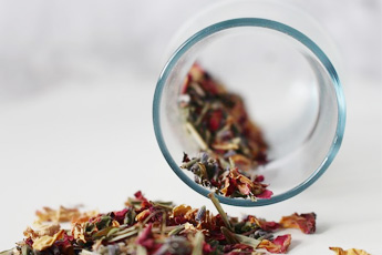 Какие признаки того, что сухое лекарственное сырье испортилось - aptechka.org